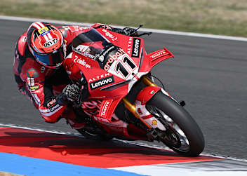 Nicolo Bulega holte in Magny-Cours ein weiteres Triple