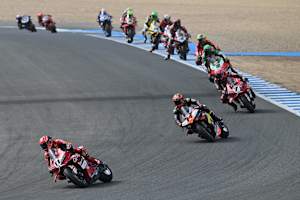 Ducati dominierte den ersten Lauf