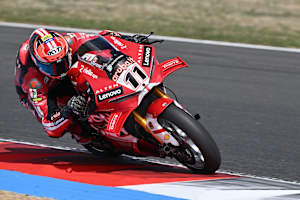Nicolo Bulega holte in Magny-Cours ein weiteres Triple