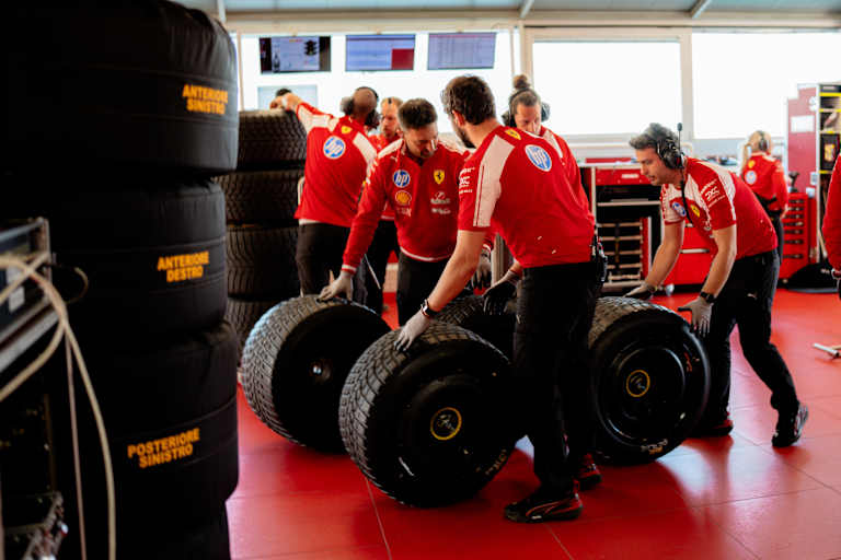 Ordentlich Profil: die Pirelli-Regenreifen