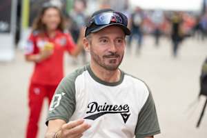 Max Biaggi gratuliert Nicolo Bulega aus der Ferne