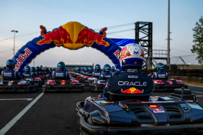 Max Verstappen gegen 100