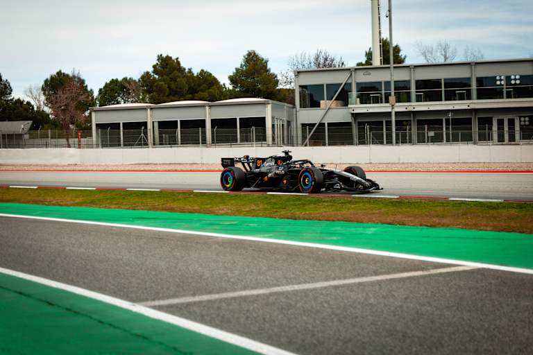 Der MCL40 war beim Test in Barcelona nicht so oft wie erhofft auf der Bahn