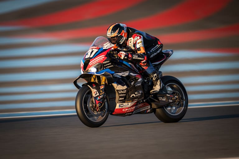Michael van der Mark auf der Werks-BMW