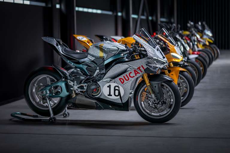 In der vielfältigen «Collezione 100» sticht die Panigale V4 S 100 hervor