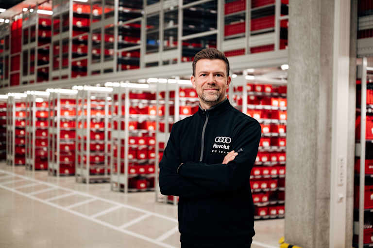 Lars Rolack, Logistik-Chef bei Audi Formula Racing in Neuburg an der Donau