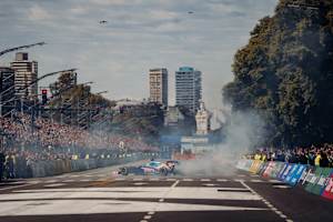 Franco Colapinto liess beim Show-Run in Argentinien die Reifen rauchen