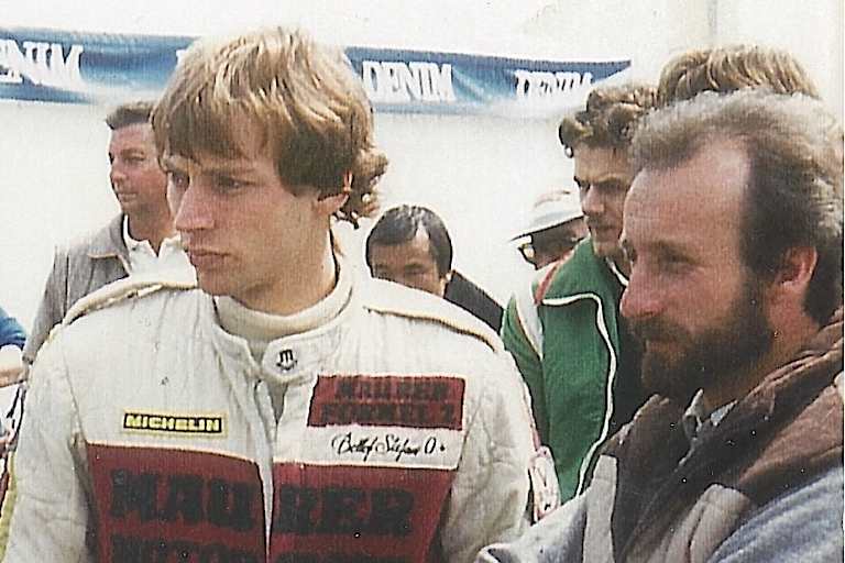 F2-Shootingstar Stefan Bellof und sein F3-Teamchef Schäfer 1983 am Ring 