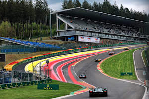 Heck des Aston Martin Valkyrie in Eau Rouge