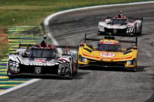 Der Peugeot 9X8 und der Ferrari 499P