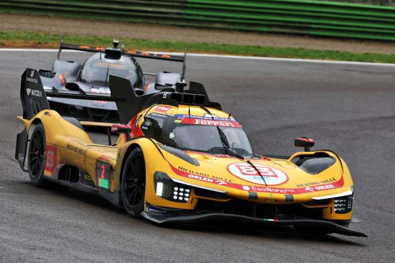 Markant in Gelb: Der private Ferrari 499P