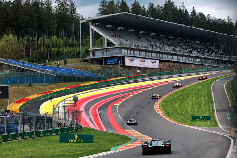 Heck des Aston Martin Valkyrie in Eau Rouge