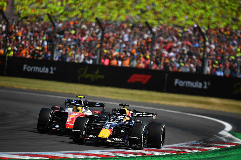 Max Verstappen gegen Lewis Hamilton in Silverstone