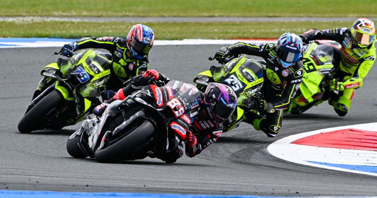 Aprilia-Werksfahrer-Martin-Leidenszeit-begann-nach-den-ersten-Kurven-
