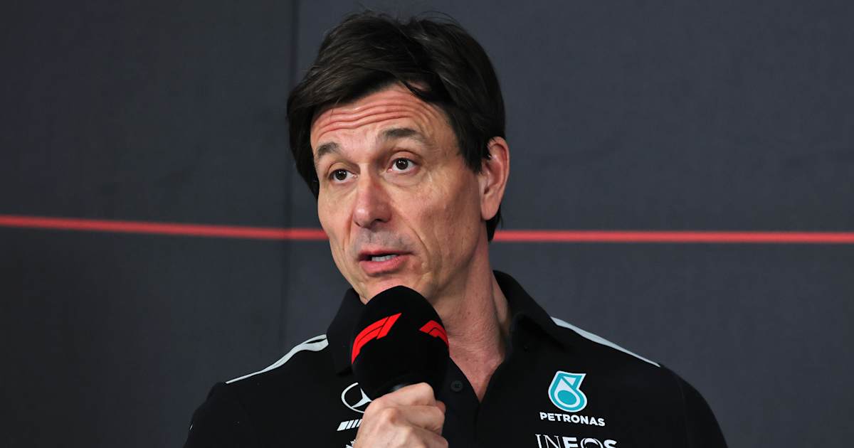 Toto-Wolff-Das-sagt-der-Mercedes-Teamchef-zum-Crash-von-Russell-Hamilton