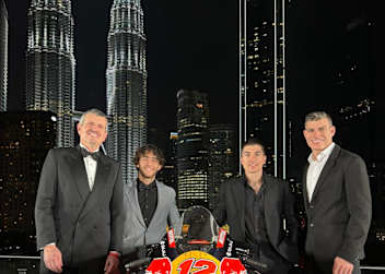 Tech3: Günther Steiner, Enea Bastianini, Maverick Vinales und Nico Guyon