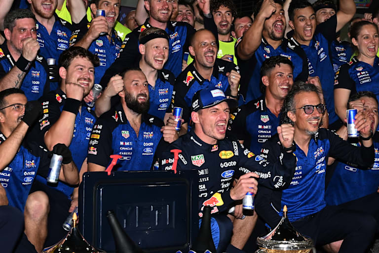 Verstappen, Mekies & Co. feiern den Sieg in Singapur