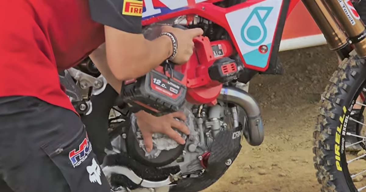 Kampf-gegen-den-Hitzetod-Wie-die-Teams-Kraftstoff-und-Bikes-k-hlen