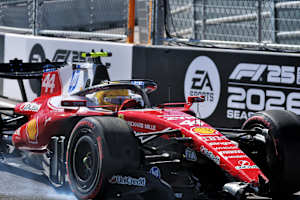 Lewis Hamilton mit kaputtem Ferrari