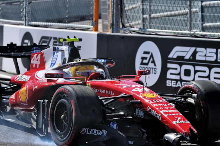 Lewis Hamilton mit kaputtem Ferrari