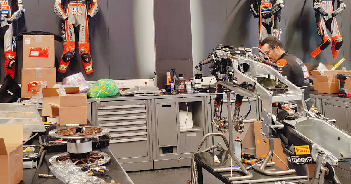 Exklusiv-Erste-Bilder-und-Infos-von-der-neuen-Moto2-Maschine-von-Intact-GP