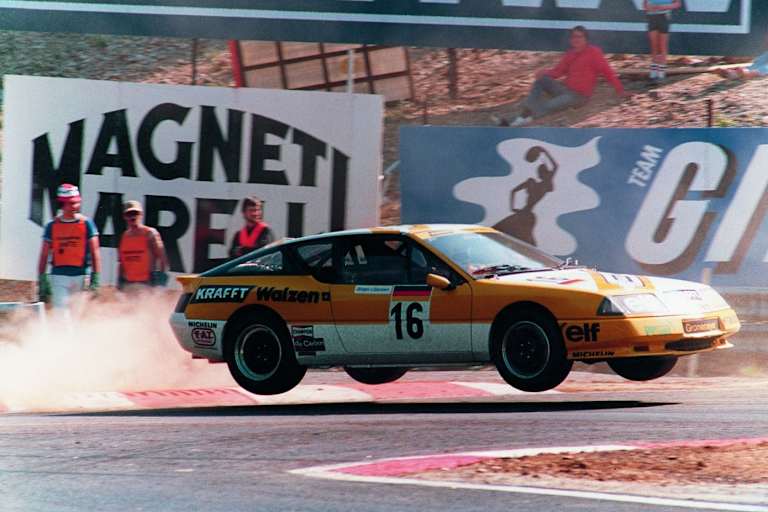 Jürgen von Gartzen im Krafft Walzen-Renault A310 V6 
