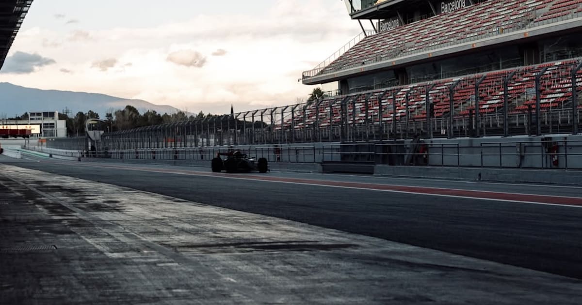 Erster-Einsatz-mit-dem-R26-Audi-zeigt-Bilder-vom-Filmtag-in-Barcelona