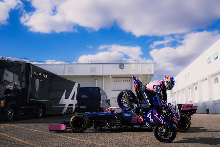 MotoGP trifft F1: Die Pramac-Piloten besuchten das Alpine-Werk in Enstone