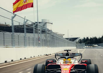 Lewis Hamilton mit seinem Ferrari auf dem Madring