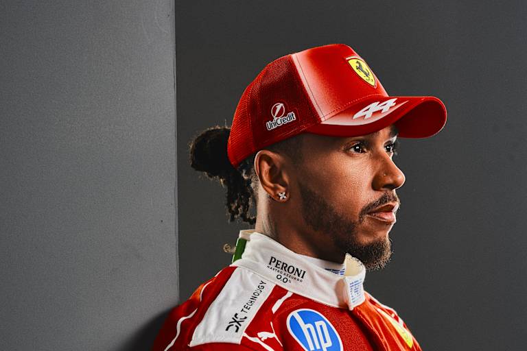 Lewis Hamilton freut sich auf den Start der Testfahrten in Barcelona