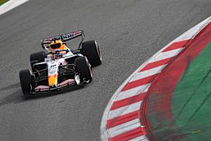 Liam Lawson im Rennwagen der Racing Bulls