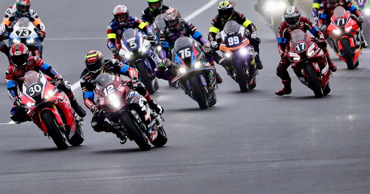 8h-von-Suzuka-1h-Regen-beim-Start-BMW-Honda-Duell-Safety-Car-