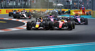 Max Verstappen gegen Lewis Hamilton