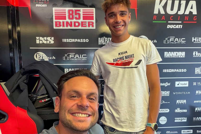 Sandro Cortese und Noah Dettwiler in der Box von Alessandro Binder