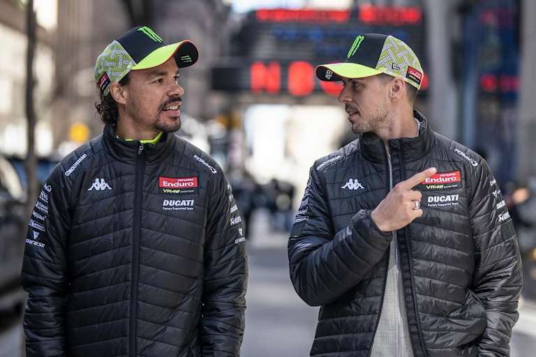 Fabio Di GIannantonio zeigt Franco Morbidelli aktuell, wo es lang geht