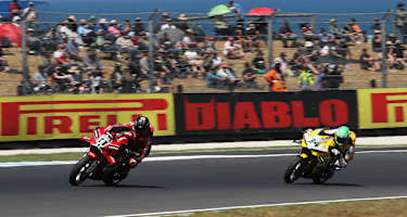 Im Qualifying: Nicolo Bulega gefolgt von Lorenzo Baldassarri