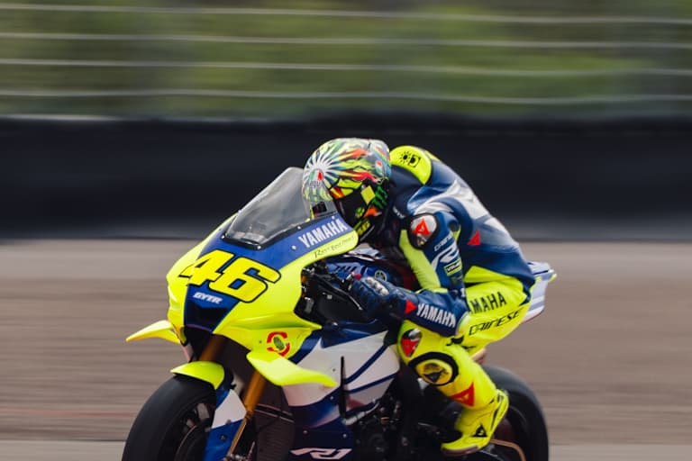 Valentino Rossi setzt weiterhin auf Dainese und AGV