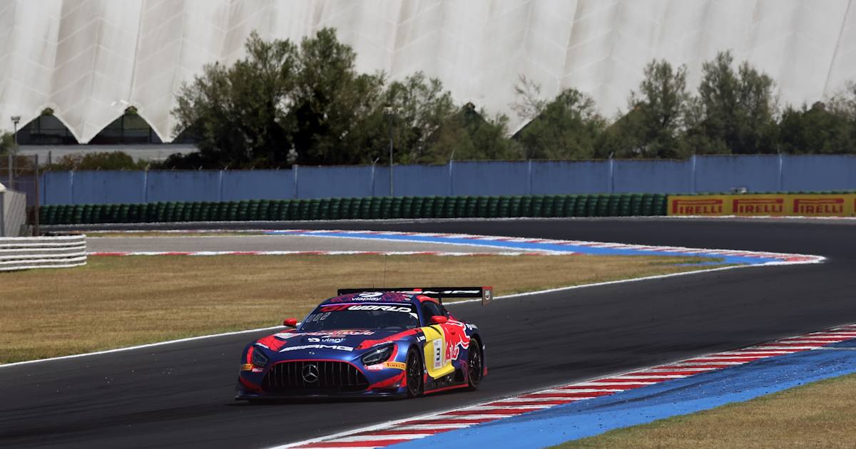 Jules-Gounon-im-Verstappen-Racing-Mercedes-AMG-auf-Pole-Position