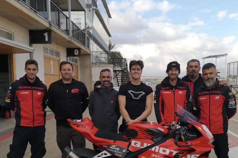 Marcos Ramirez testet die QJ Motor SRK800RS