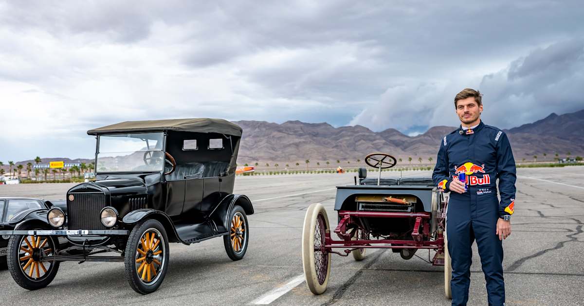 Max-Verstappen-und-Ford-Fahrzeuge-aus-100-Jahren-Fabelhaftes-Erlebnis