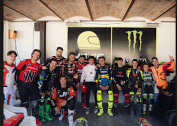 Kimi Antonelli und Valentino Rossi auf der VR46-Moto-Ranch