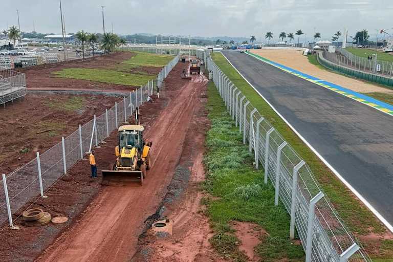 Die auftrocknende Rennstrecke in Goiania