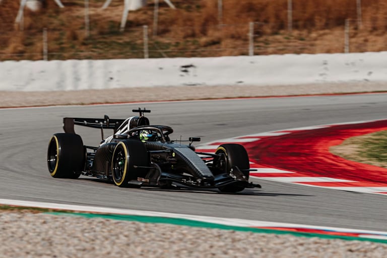 Pérez beim Wintertest auf dem Circuit de Barcelona-Catalunya