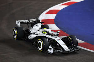 Sergio Pérez (Cadillac) unterwegs in Singapur