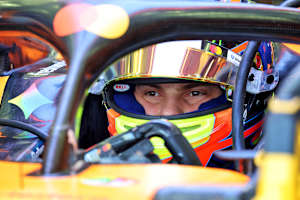 Oscar Piastri im McLaren beim ersten Bahrain-Test