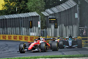 Charles Leclerc (Ferrari) vor George Russell (Mercedes) 
