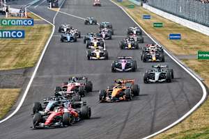 Kurz nach dem Start zum Grossen Preis von Japan