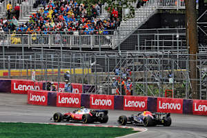 Lewis Hamilton vor Max Verstappen