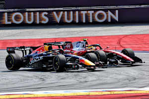 Max Verstappen im Duell mit Lewis Hamilton