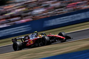 Viele Fans in Silverstone drücken Lewis Hamilton die Daumen